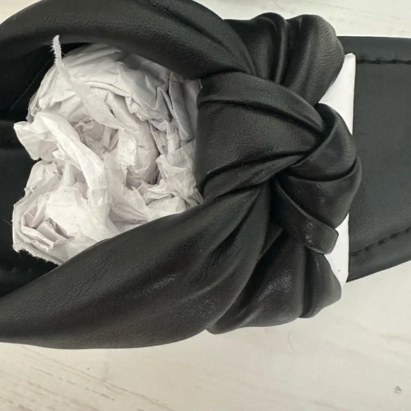 Michael Kors Elena Leather Sandal Black Kitten Heel with Elegant Knot Detail - Picture 5 of 11